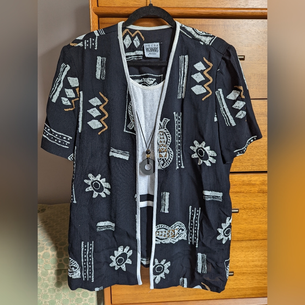 Tropical black and white top with attached necklace, size LP